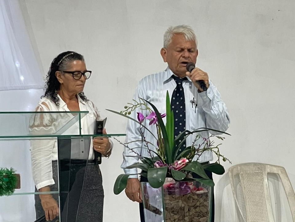 Pr. Agenir Mariano Ferreira e ir. Adelaide
